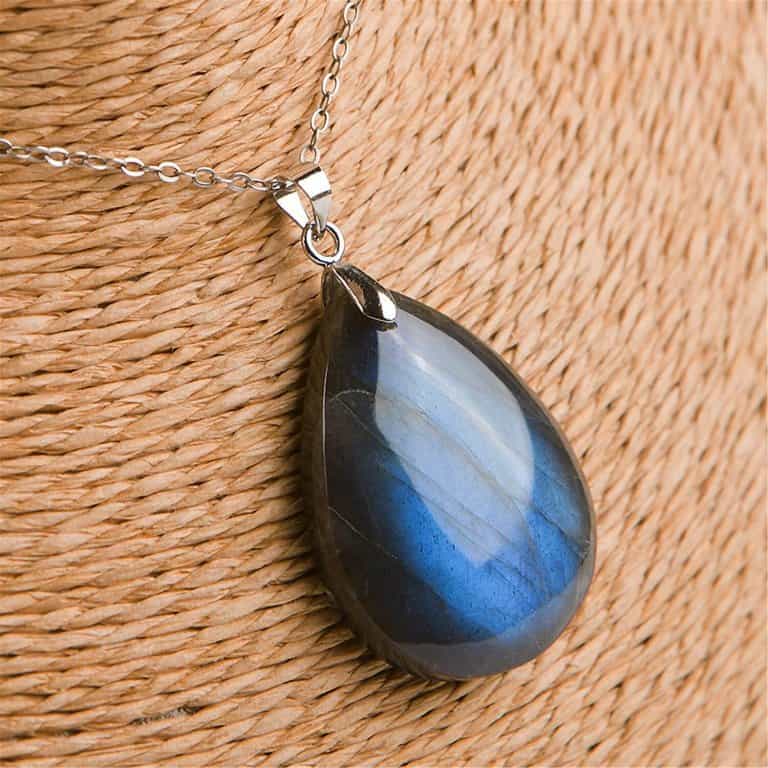 List of 13 Best Blue Gemstones Used in Jewelry | Jewelry Guide