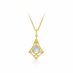 Your Guide to Moonstone Jewelry