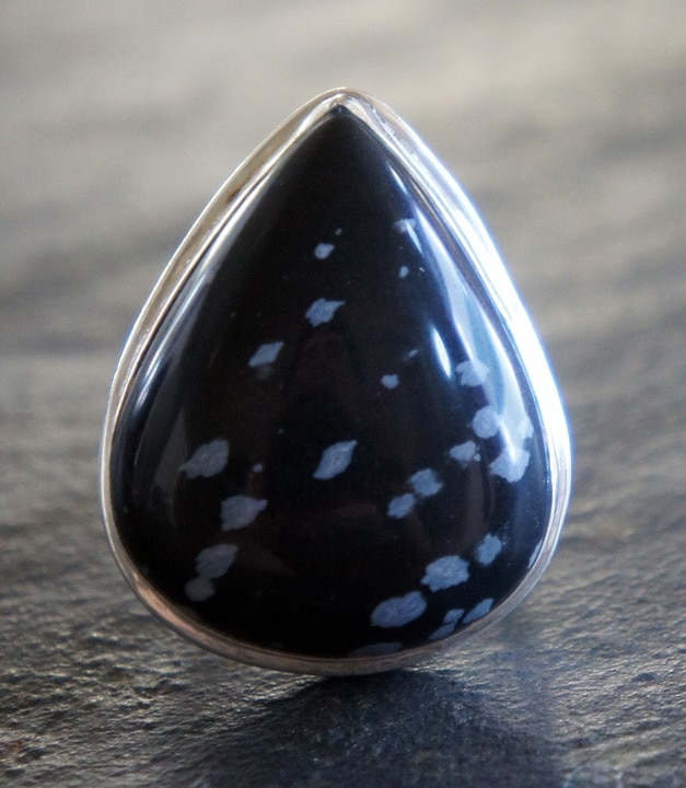 rose quartz and black obsidian jewelry